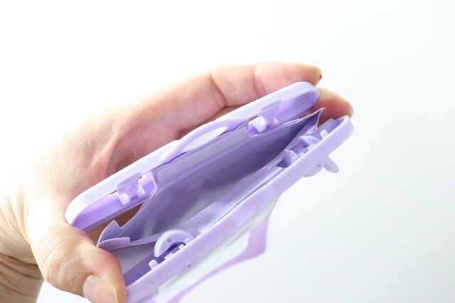 ダイソー 水に浮くスマートフォン防水ケース（パープル） 作り