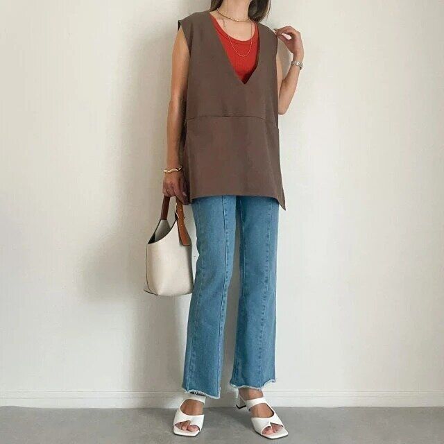 鮮やかオレンジリブタンクトップOKコーデ