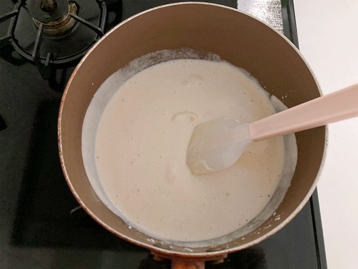 溶かしたスーパーカップきなこを入れて混ぜる