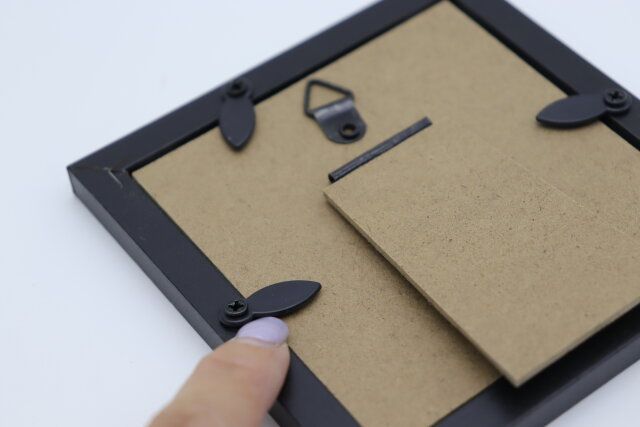 シンプルフォトフレームましかく 背面