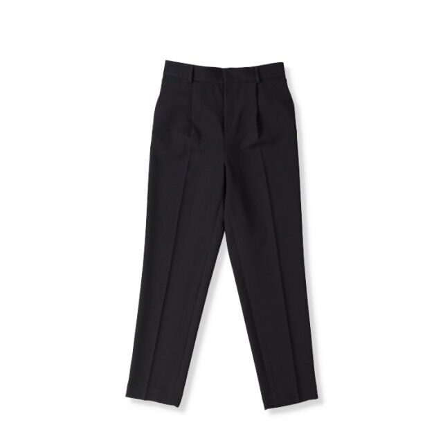 しまむらのテーパードパンツ