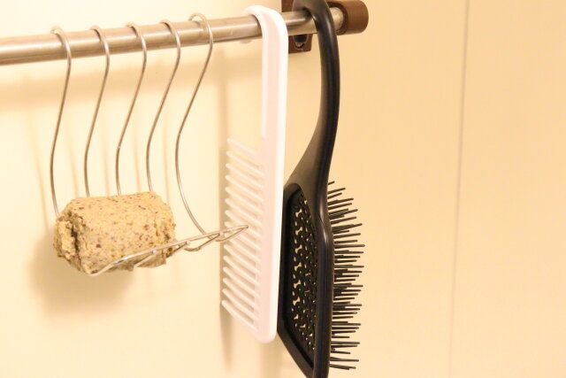 ダイソー かけられるシャンプーブラシ タオルバー 引っ掛ける