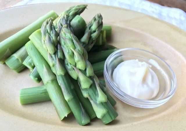 アスパラの塩茹で