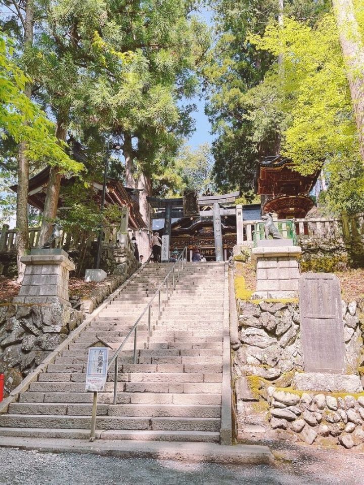 拝殿へと続く石段