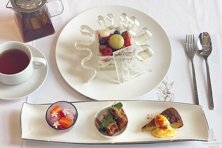 「シェフ特製アシェットデセール（セイボリー＆ドリンク付き）」5000円