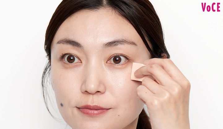 STEP１：出っ張っている頰骨を練りシェーディングで“削る”_3