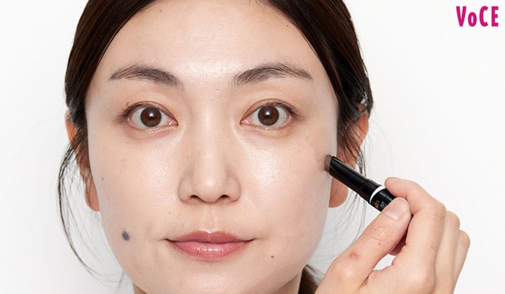 STEP１：出っ張っている頰骨を練りシェーディングで“削る”_1