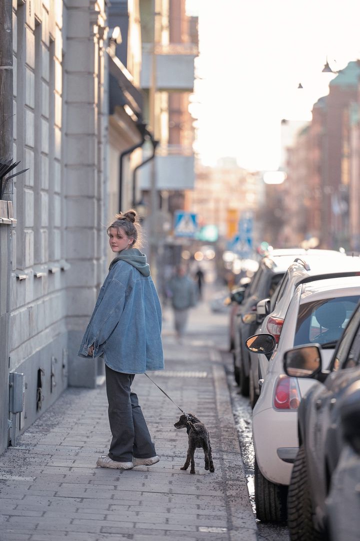 番外編！シンプルさの中にセンスが光る、スウェーデンガールのコーデも紹介【ロンドンガールの一週間コーデ】