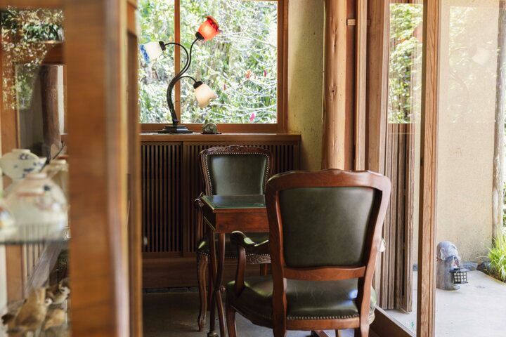 北鎌倉の名刹・明月院境内の茶屋「月笑軒」で水琴窟に耳を傾ける静寂なひととき