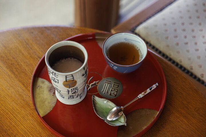 北鎌倉の名刹・明月院境内の茶屋「月笑軒」で水琴窟に耳を傾ける静寂なひととき