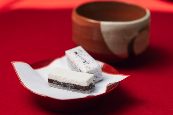 北鎌倉の名刹・明月院境内の茶屋「月笑軒」で水琴窟に耳を傾ける静寂なひととき