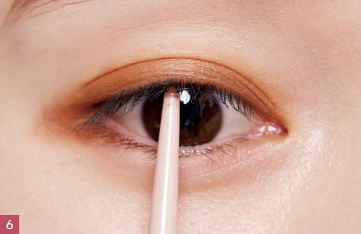 守屋麗奈さんの最新セルフメイク ポイントメイク