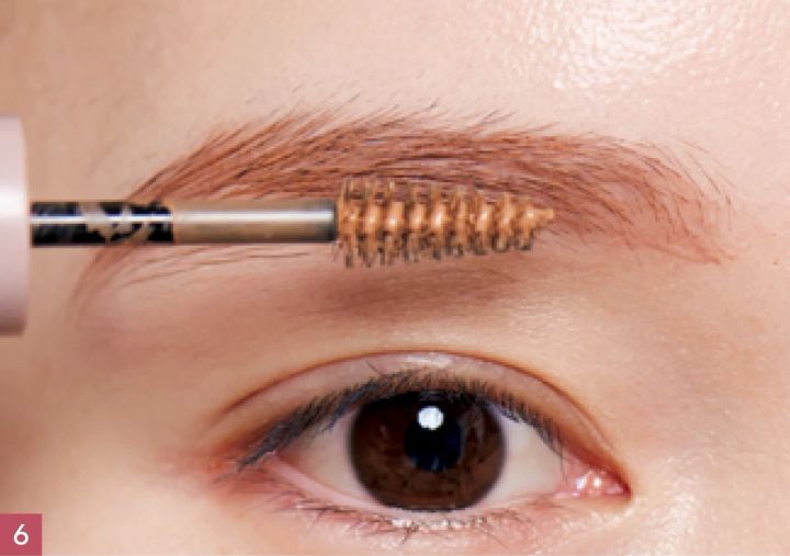 守屋麗奈さんの最新セルフメイク ベース・眉メイク