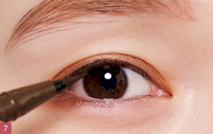 守屋麗奈さんの最新セルフメイク ポイントメイク