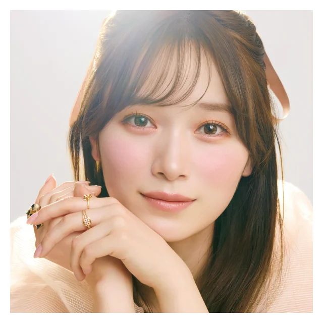 「守屋麗奈さん」のメイク特集！最新セルフメイクのやり方やアイテムをご紹介_2