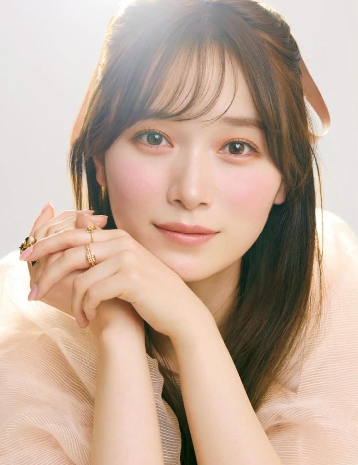 守屋麗奈さんの最新セルフメイク