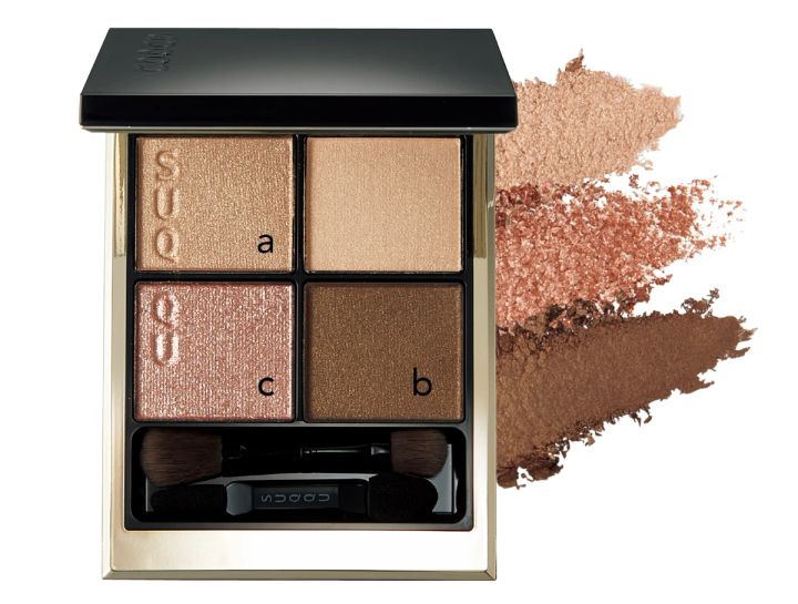 守屋麗奈さん ベージュトップスを着る日のメイク