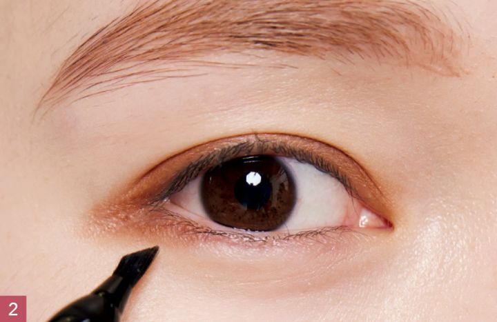 守屋麗奈さんの最新セルフメイク ポイントメイク