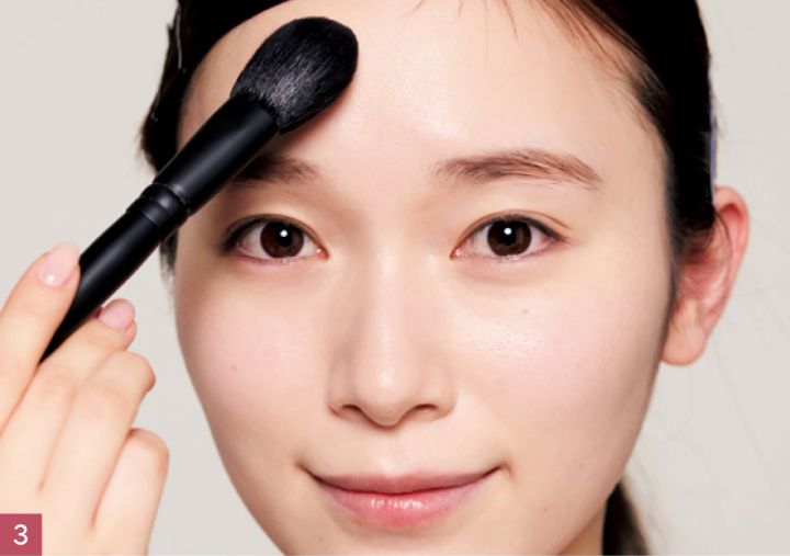 守屋麗奈さんの最新セルフメイク ベース・眉メイク