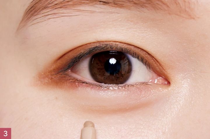 守屋麗奈さんの最新セルフメイク ポイントメイク