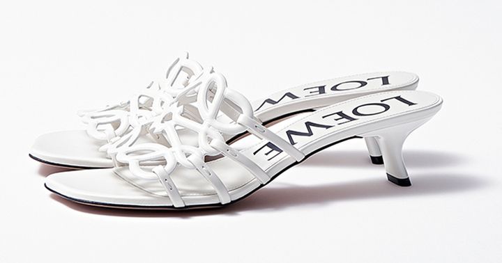 ロエベの新作ミュールのペタルアナグラムスライド