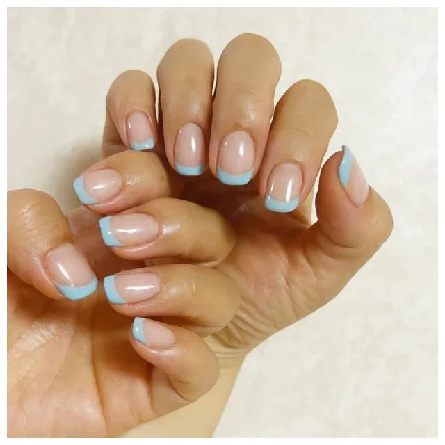 ビタミンカラーな水色が夏っぽい「フレンチネイル」