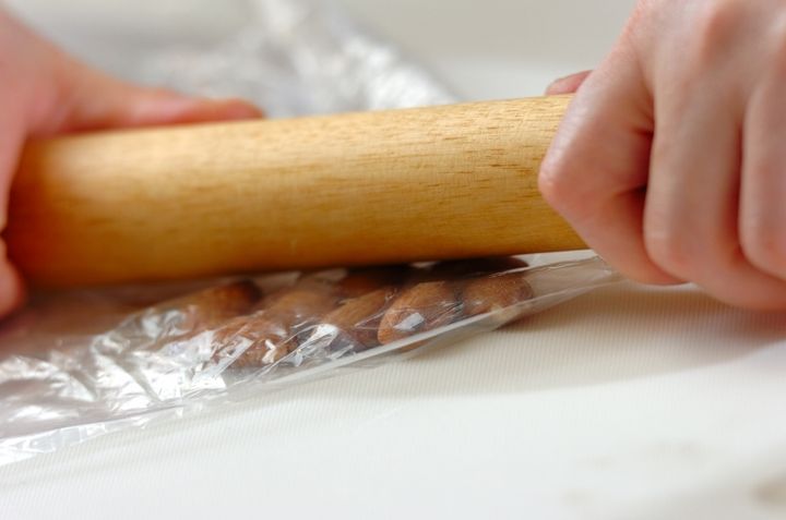 ブロッコリーのアーモンド和えの下準備1