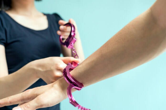 気づけば恋愛沼!?「恋愛中毒診断」チェックリスト20