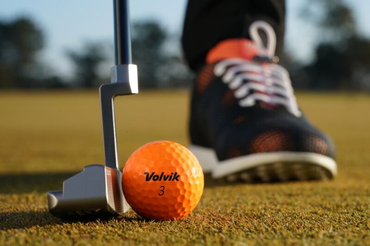 パットのミスはロフトの増減で減らせられる⁉人気コーチが状況別に解説