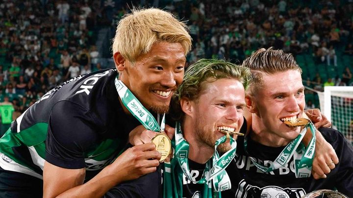 30歳日本代表MF、ポルトガルリーグ2連覇！「試合のペースを握る巨匠」と現地称賛