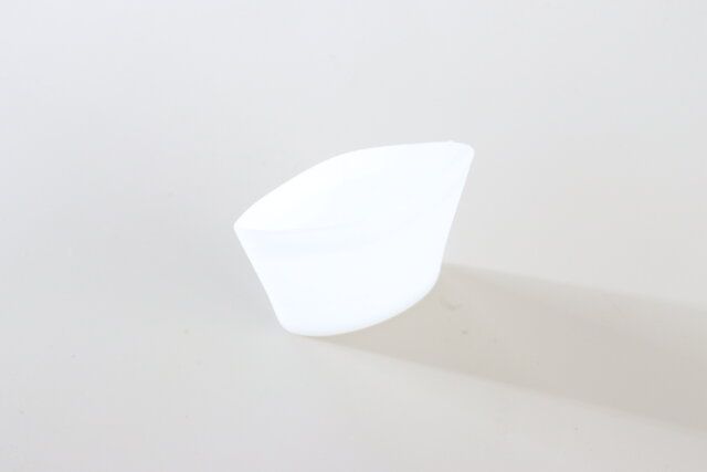 ダイソー 携帯用シリコーンコップ 自立する