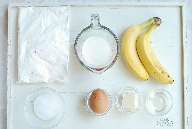 バナナ2本 牛乳 ホットケーキミックス グラニュー糖 卵 無塩バター サラダ油