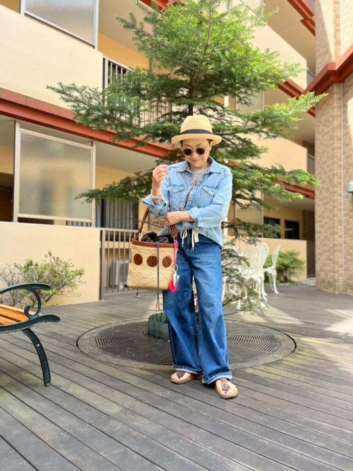 デニムシャツ＋デニムワイドパンツ