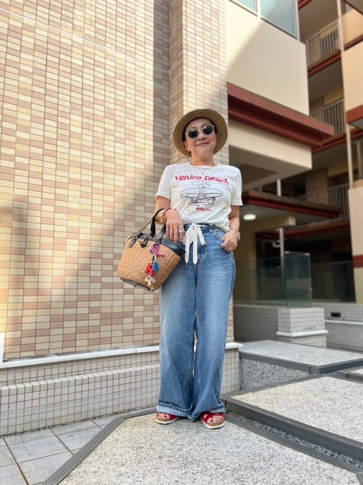 Tシャツ＋デニムワイドパンツ