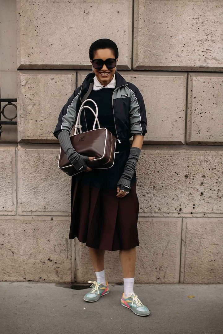 画像: 足元で遊ぶ、レトロ感漂う大人のスニーカースタイル