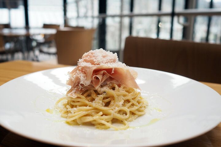 湖畔に佇む「芦ノ湖テラス」で本場ピッツァランチとお土産探し〜箱根観光の拠点にぴったり♪〜