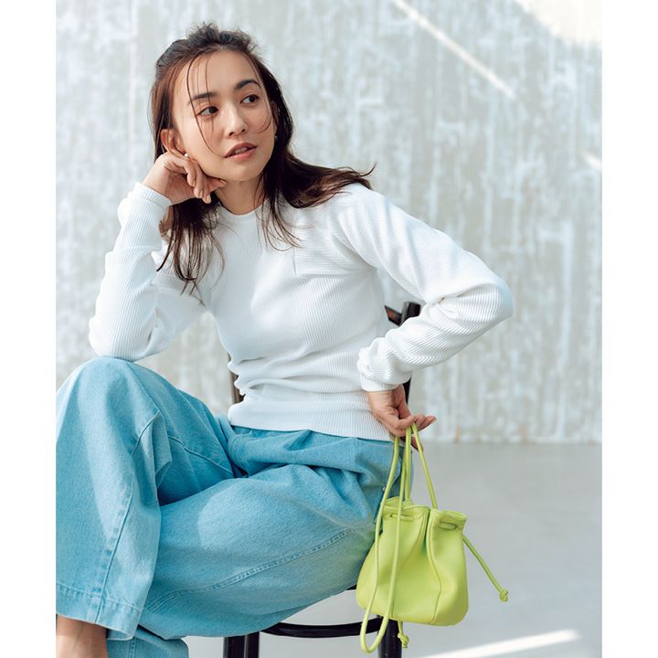 リブロンTとデニムのコーデ