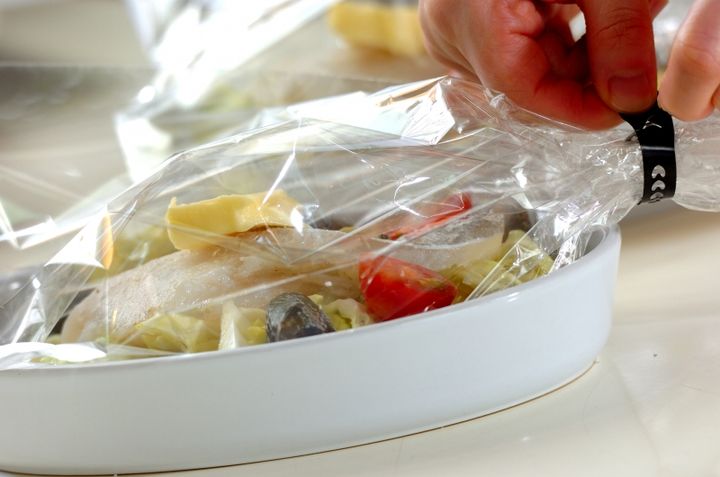 電子レンジで！ タラのローストバッグ蒸しの作り方1