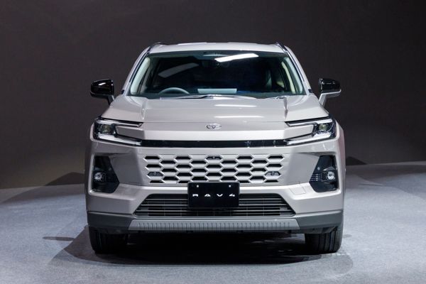 【ダイソー】防災・キャンプに大活躍！多機能すぎる“手のひらライト”が便利すぎる