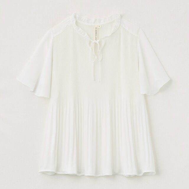 しまむらのプリーツブラウス