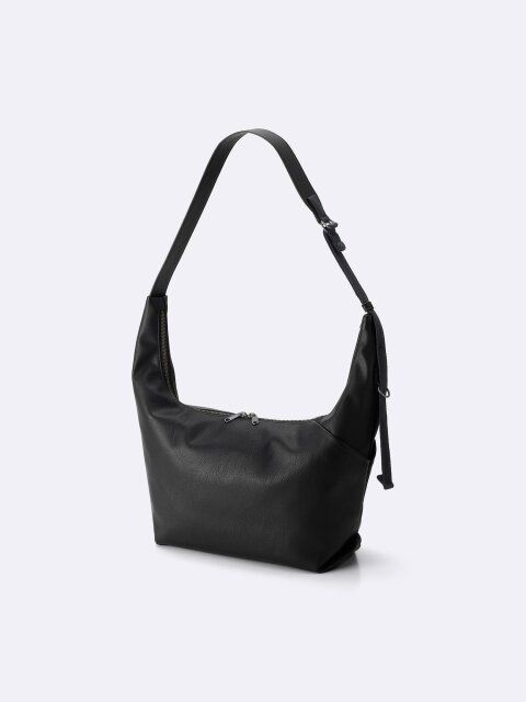 2025gu黒クロスボディバッグ