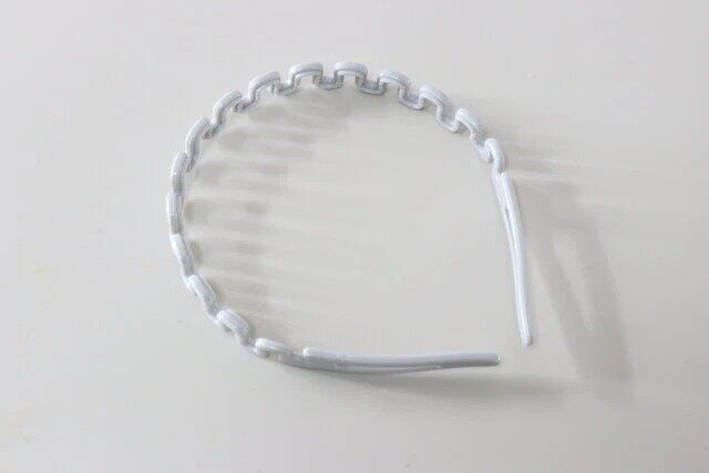 セリアの4746 やわらかカチューシャ1