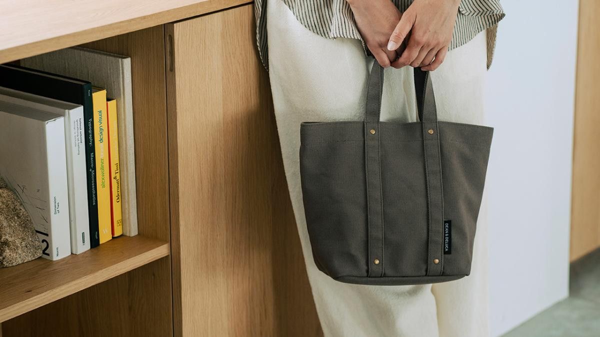 【ステラマッカートニー】ロゴ バナナテックス キャンバスバッグ STELLA McCARTNEY（ステラマッカートニー）の「Stella Logo