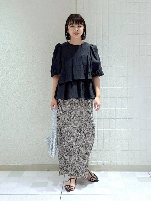 黒ブラウスコーデ5
