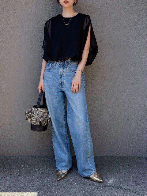 黒ブラウスコーデ3