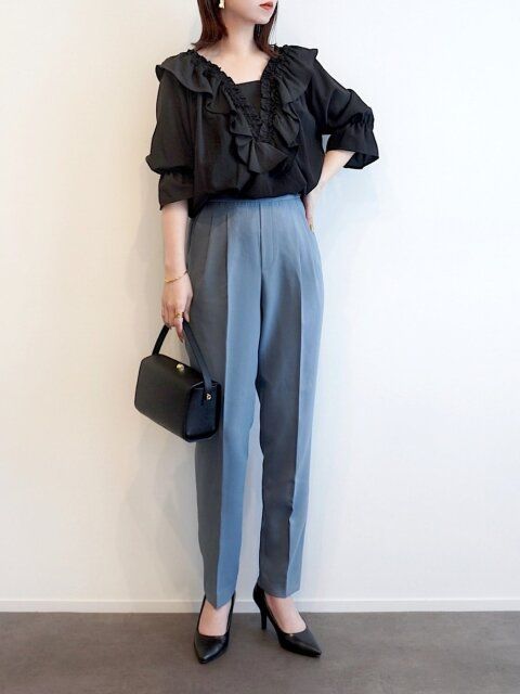 黒ブラウスコーデ1