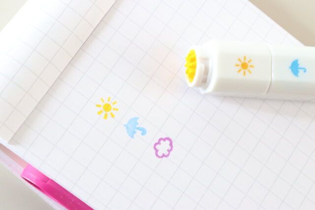 ダイソーの絵文字スタンプの晴れと雨とくもりマーク