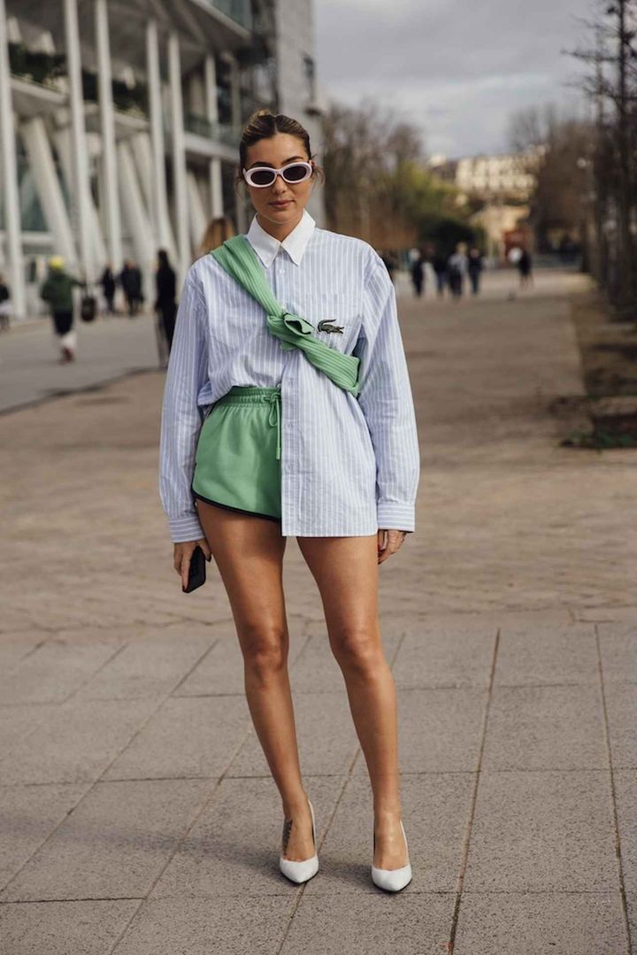 画像: 街にもリゾートにも映える、ヘルシーなショーパンルック