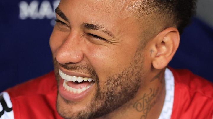 33歳ネイマール、仰天イメチェンも賛否分かれる結果に…「似合ってない」