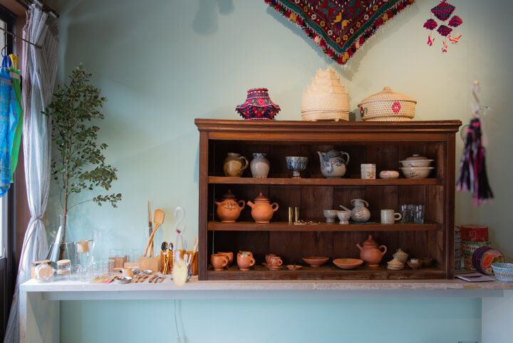 世界と岐阜をつなぐ小さな雑貨店「QQ実験所」で、長良川の風に吹かれながら旅気分を♪